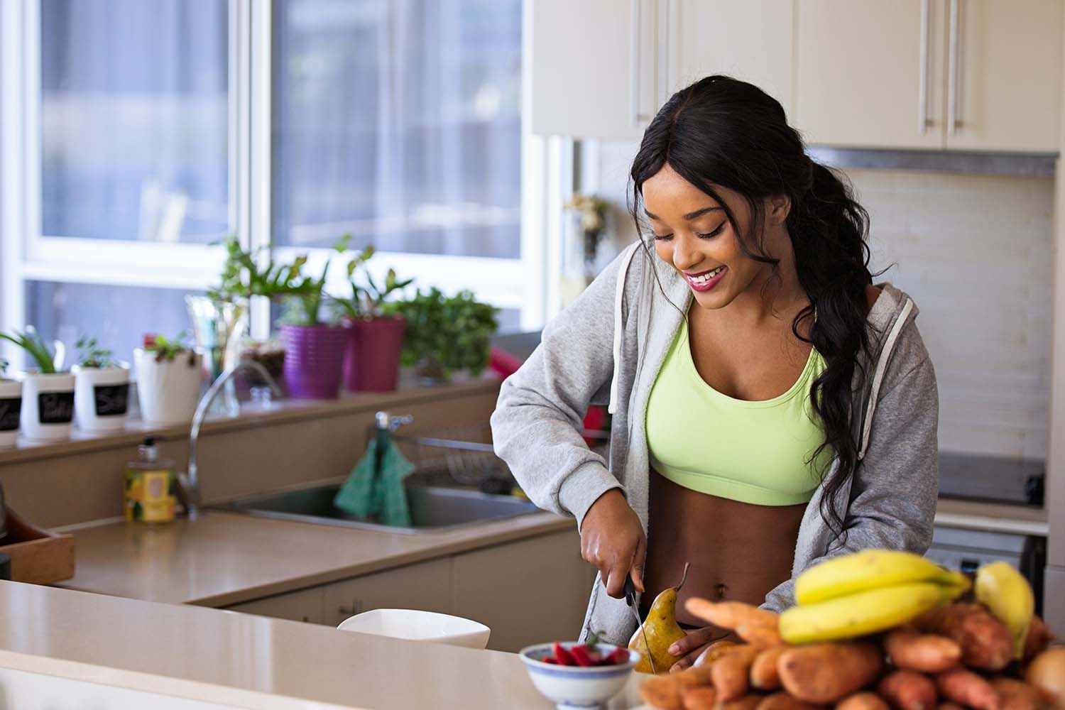 women-fitness-cooking